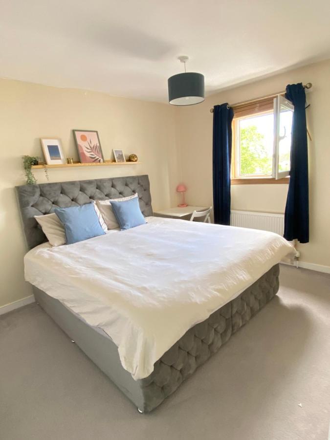 אדינבורו Cozy Bedroom In Shared Accommodation With Free Parking מראה חיצוני תמונה