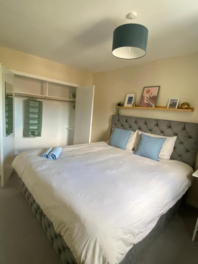 אדינבורו Cozy Bedroom In Shared Accommodation With Free Parking מראה חיצוני תמונה