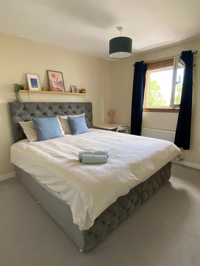 אדינבורו Cozy Bedroom In Shared Accommodation With Free Parking מראה חיצוני תמונה
